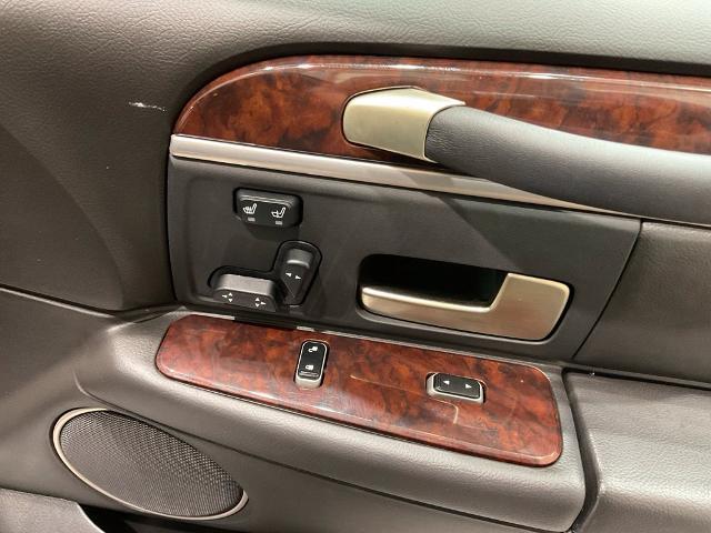 2008 Lincoln Town Car - $13,970