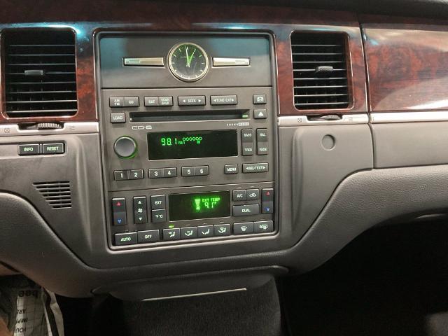 2008 Lincoln Town Car - $13,970