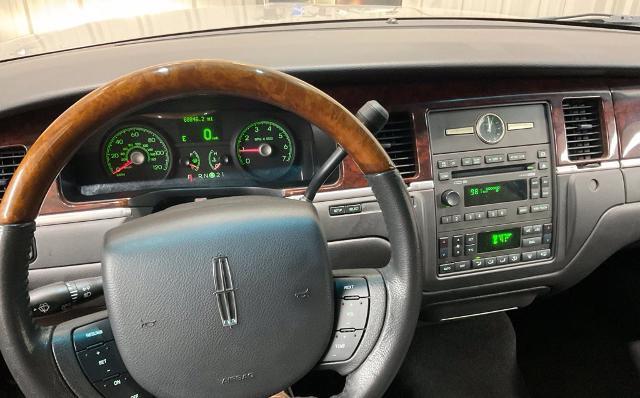 2008 Lincoln Town Car - $13,970
