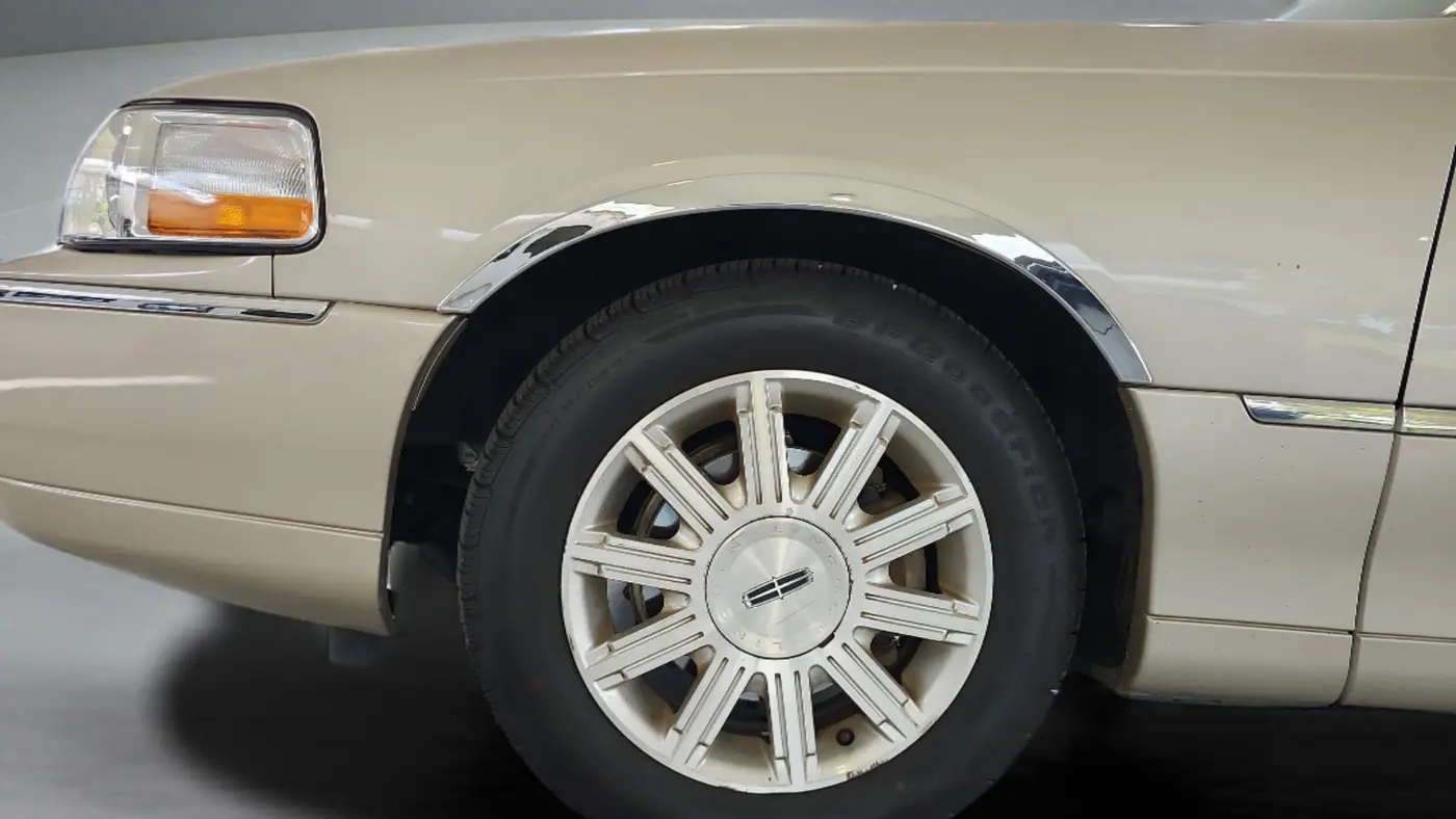 2009 Lincoln Town Car Signature Limited