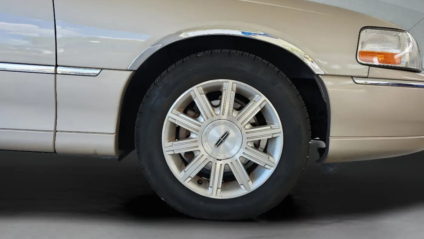 2009 Lincoln Town Car Signature Limited