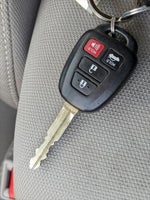 2017 Corolla Thumbnail 38