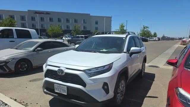 2025 Toyota RAV4 XLE Premium