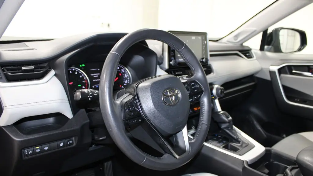 2020 Toyota RAV4 XLE Premium