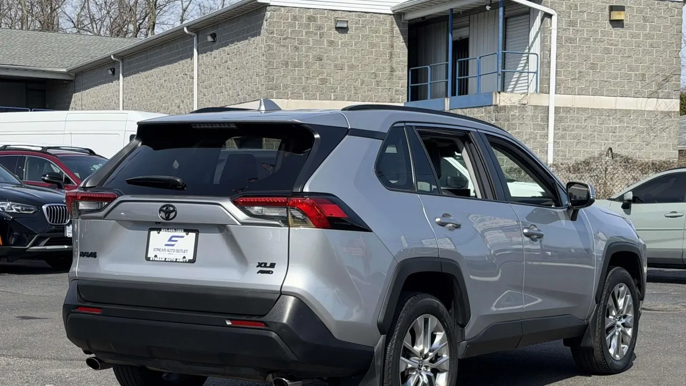 2021 Toyota RAV4 XLE Premium