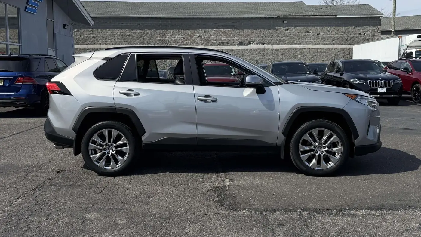 2021 Toyota RAV4 XLE Premium
