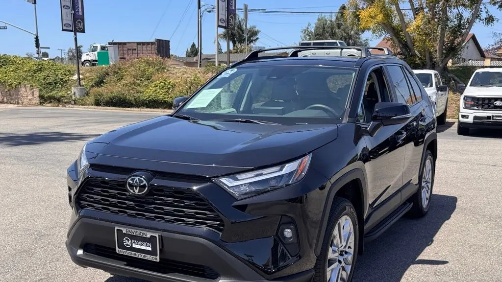 2025 Toyota RAV4 XLE Premium