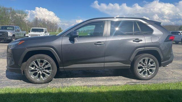2023 Toyota RAV4 XLE Premium