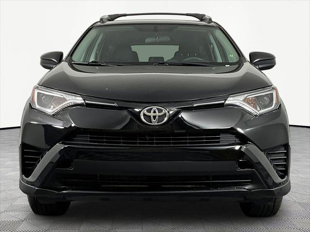 2016 Toyota RAV4 LE — photo 1 of 12