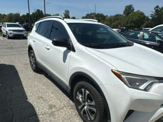 2018 Toyota RAV4 LE — photo 1 of 9