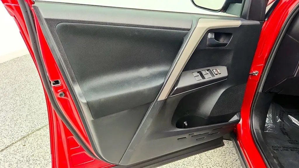2018 Toyota RAV4 - $19,295