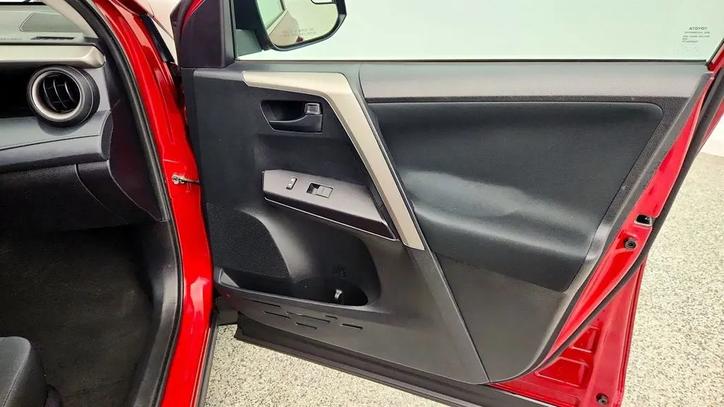 2018 Toyota RAV4 - $19,295