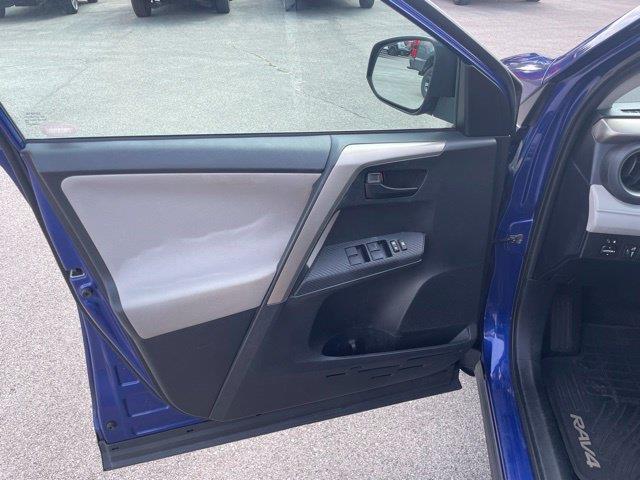 2014 Toyota RAV4 - $10,000