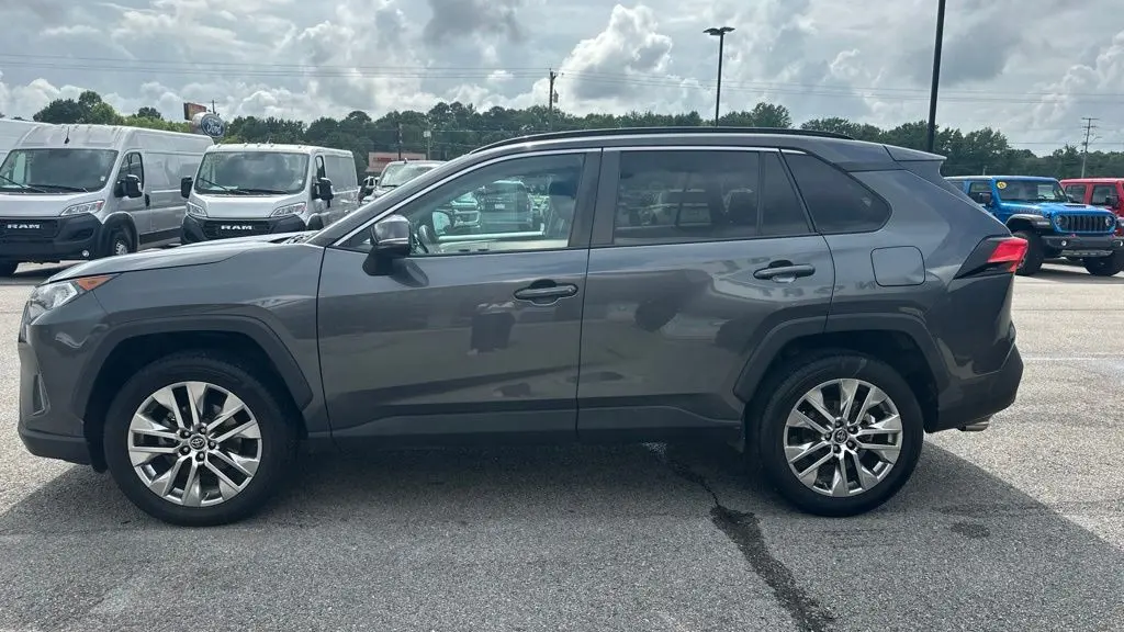 2020 Toyota RAV4 XLE Premium