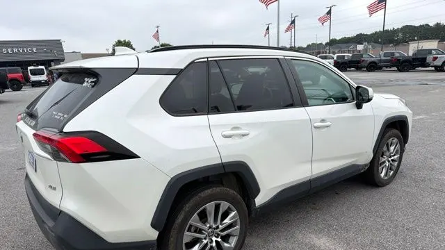 2022 Toyota RAV4 XLE Premium