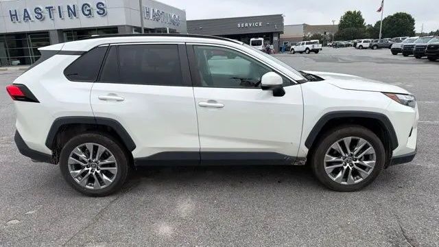 2022 Toyota RAV4 XLE Premium
