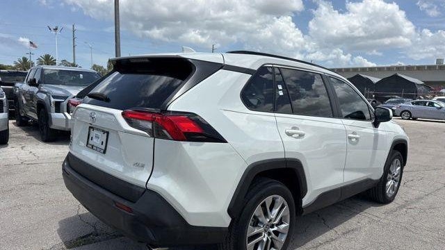 2022 Toyota RAV4 XLE Premium