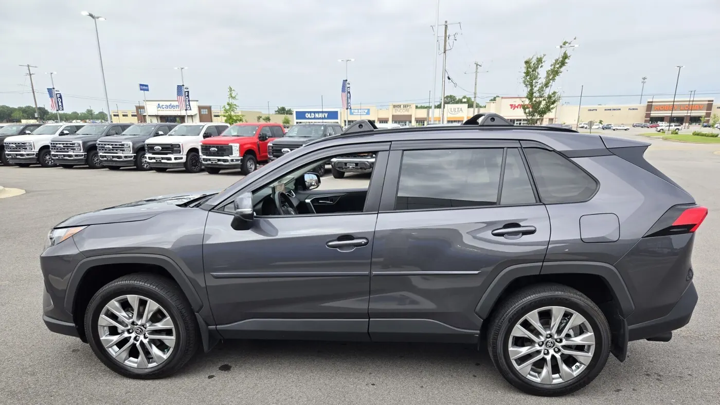 2024 Toyota RAV4 XLE Premium