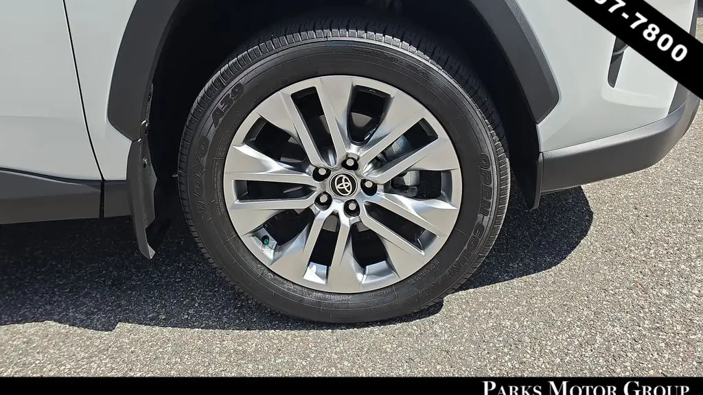 2025 Toyota RAV4 XLE Premium