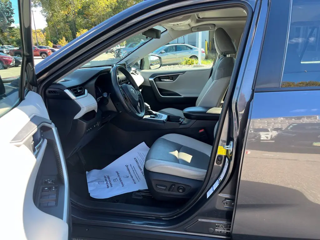 2021 Toyota RAV4 - $29,325