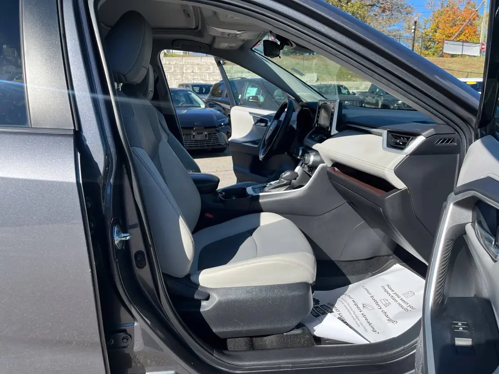 2021 Toyota RAV4 - $29,325