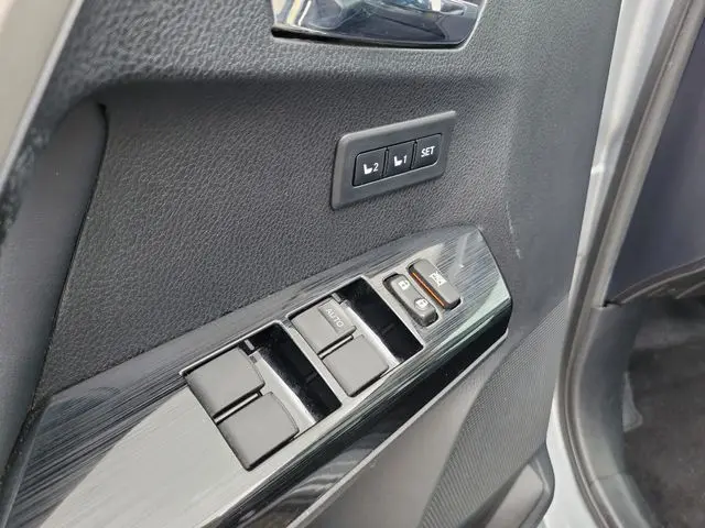 2017 Toyota RAV4 - $15,943