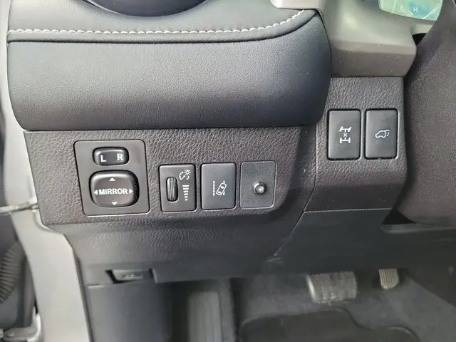 2017 Toyota RAV4 - $15,943