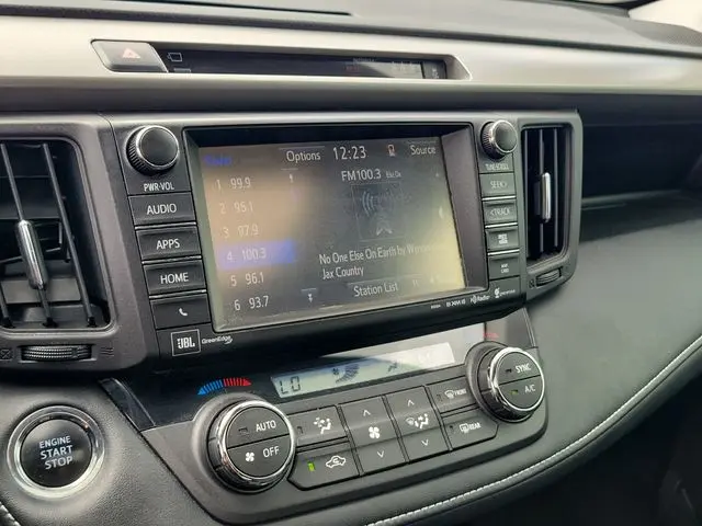 2017 Toyota RAV4 - $15,943