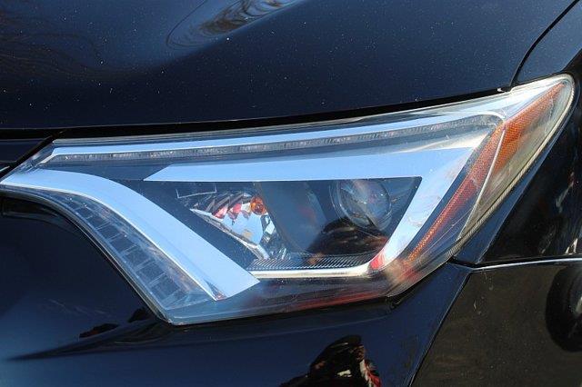 2017 Toyota RAV4 - $15,989
