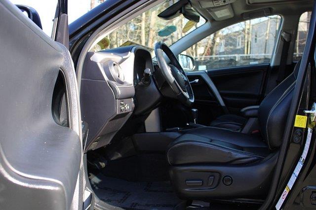 2017 Toyota RAV4 - $15,989