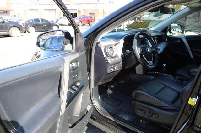 2017 Toyota RAV4 - $15,989