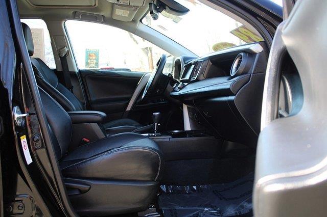 2017 Toyota RAV4 - $15,989