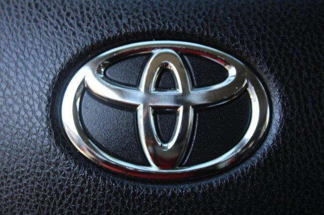 2017 Toyota RAV4 - $15,989