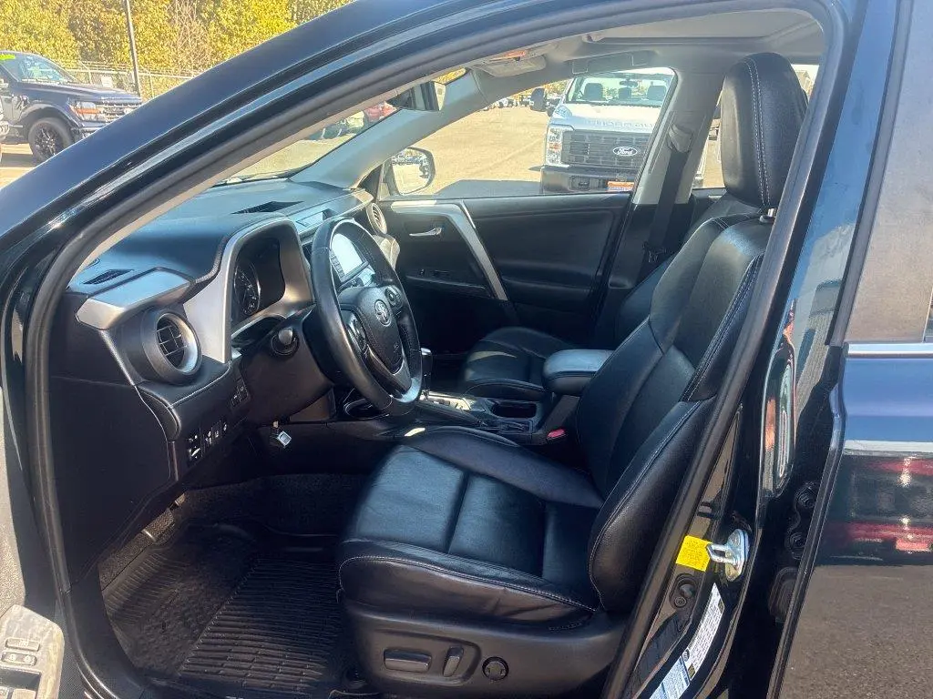 2017 Toyota RAV4 - $15,900