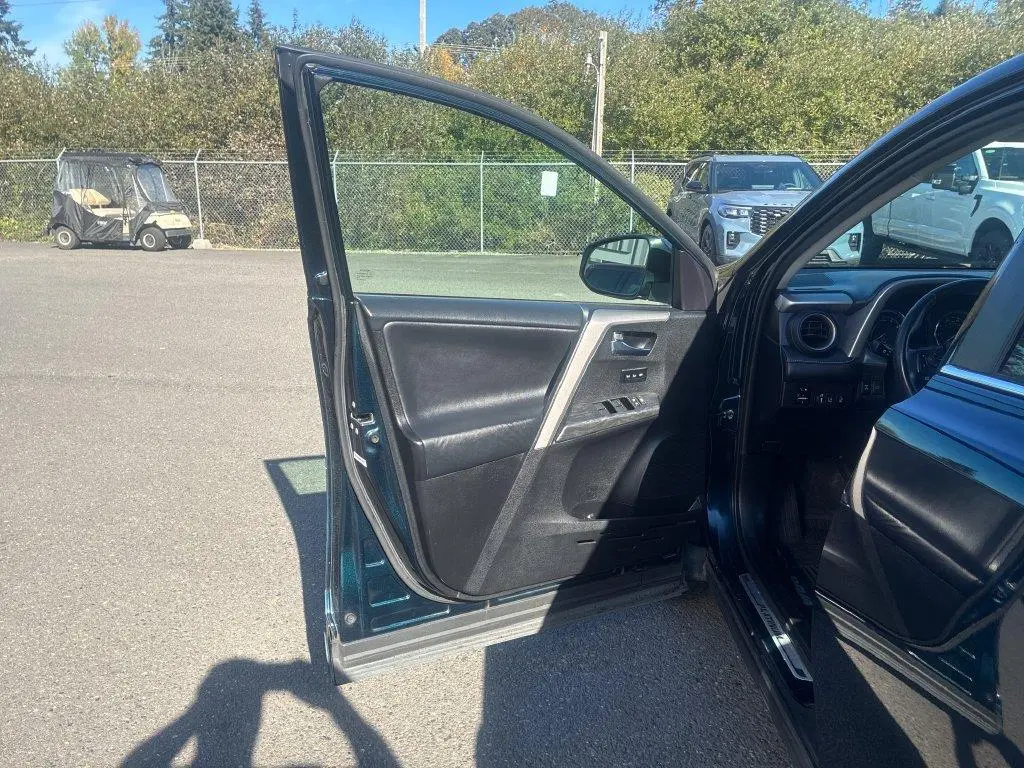 2017 Toyota RAV4 - $15,900