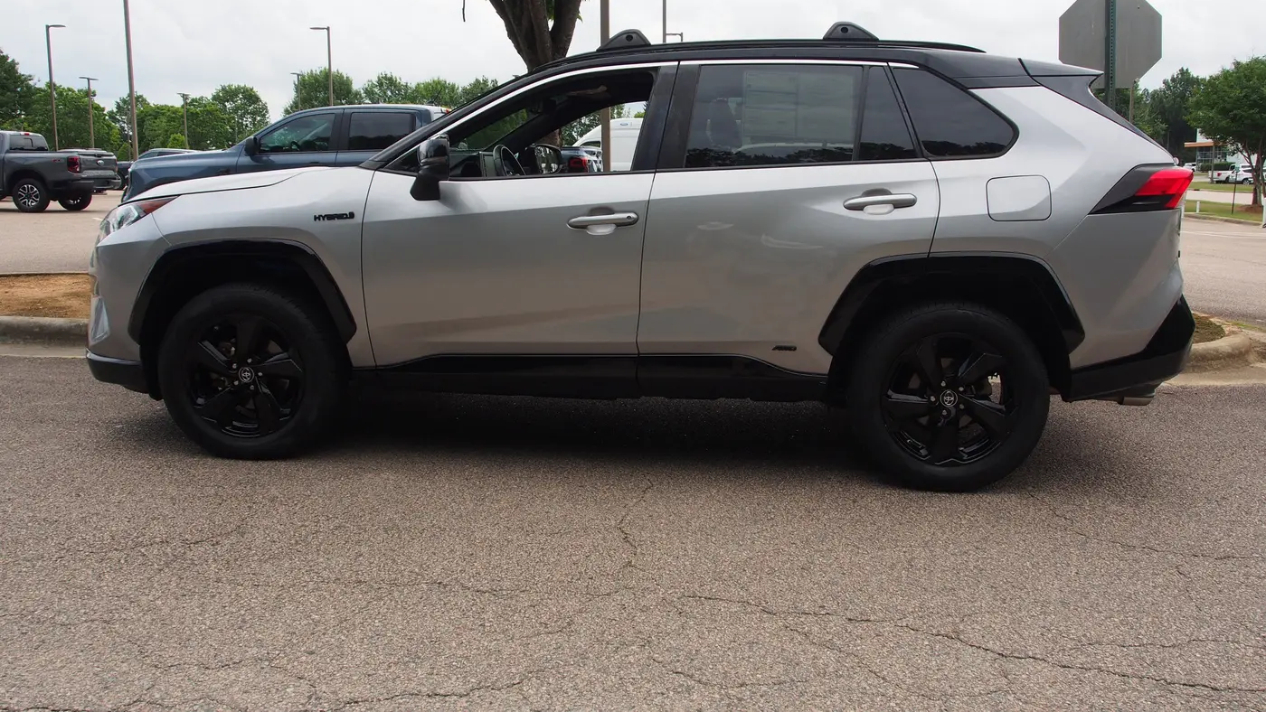 2019 Toyota RAV4 Hybrid XSE