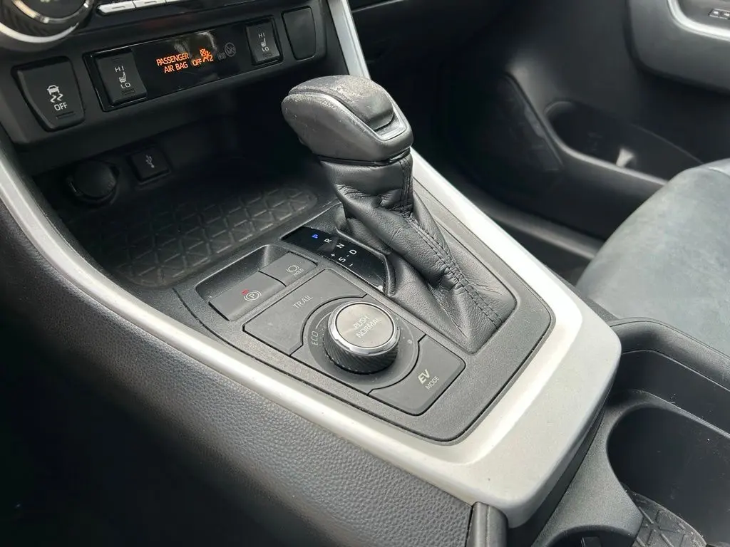2020 Toyota RAV4 - $19,997