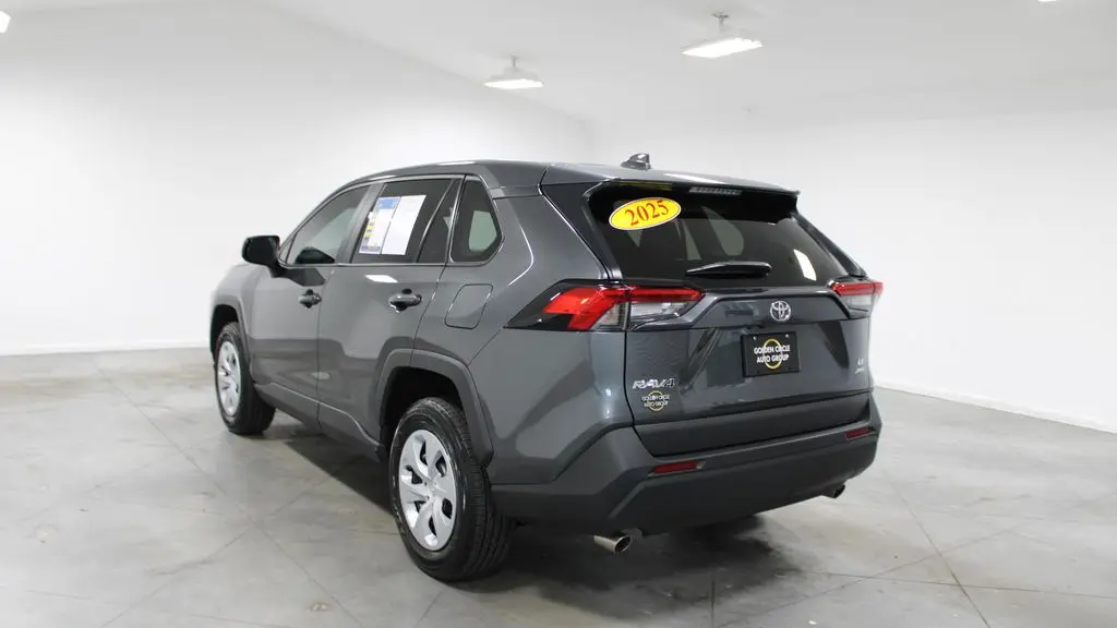 2025 Toyota RAV4 LE