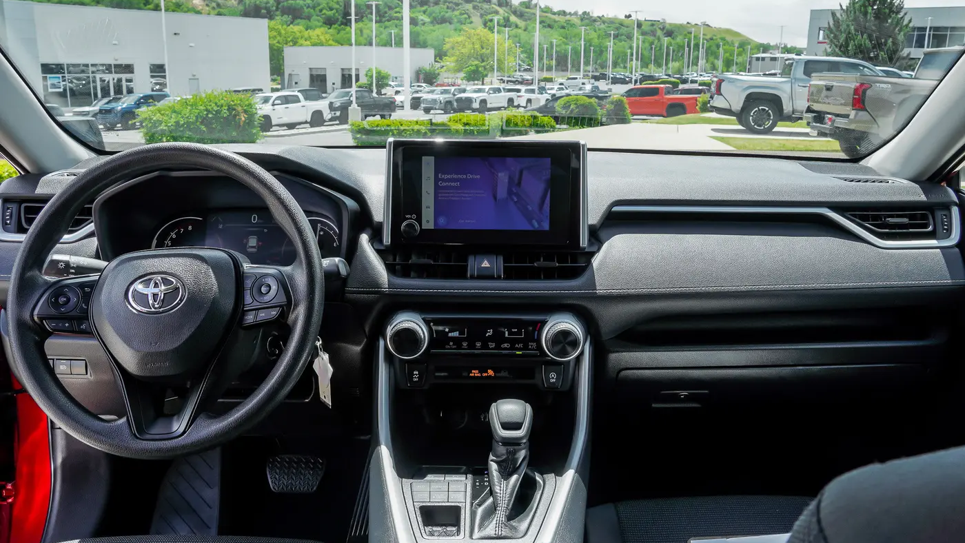 2025 Toyota RAV4 LE