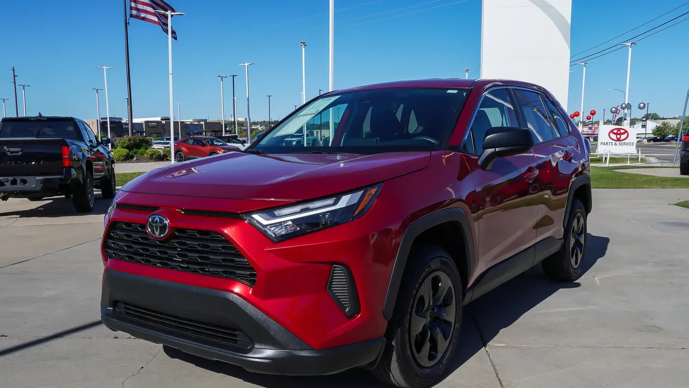2025 Toyota RAV4 LE