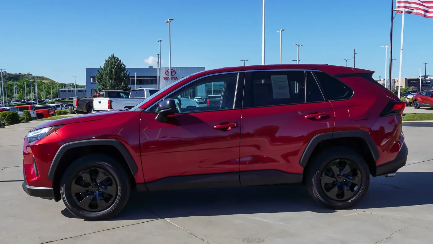 2025 Toyota RAV4 LE