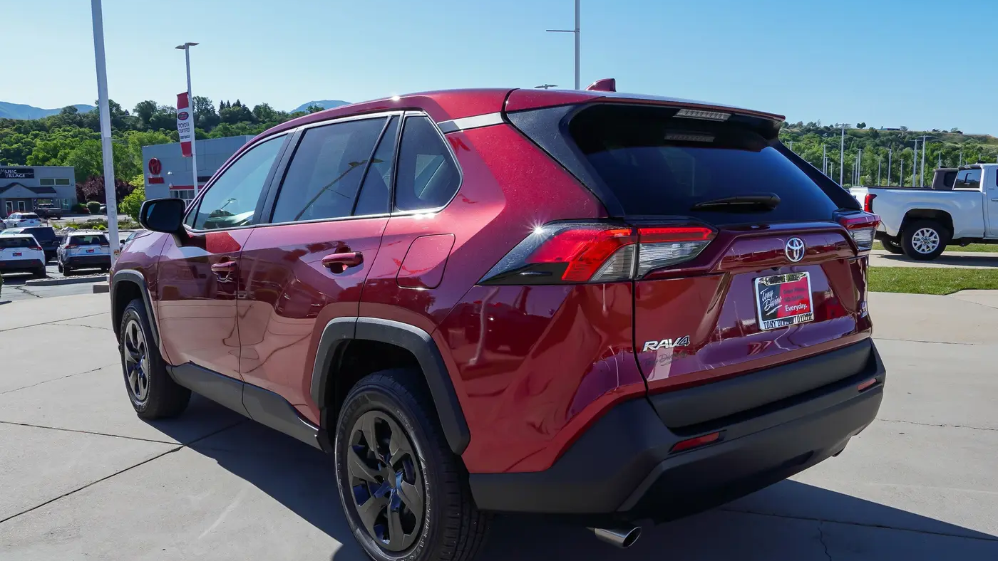 2025 Toyota RAV4 LE