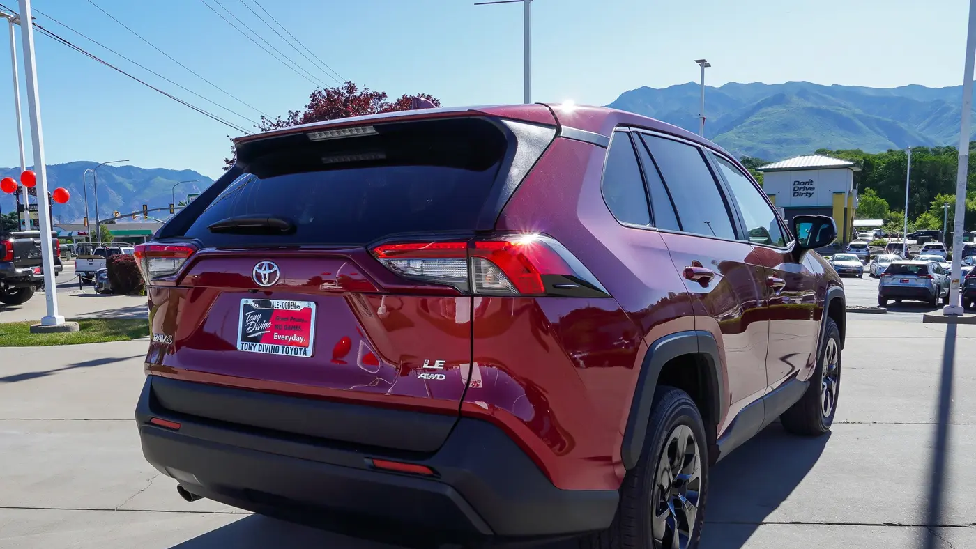 2025 Toyota RAV4 LE
