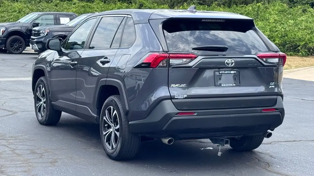 2022 Toyota RAV4 LE