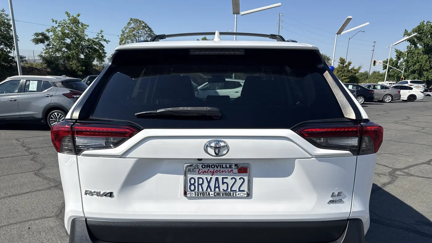 2020 Toyota RAV4 LE