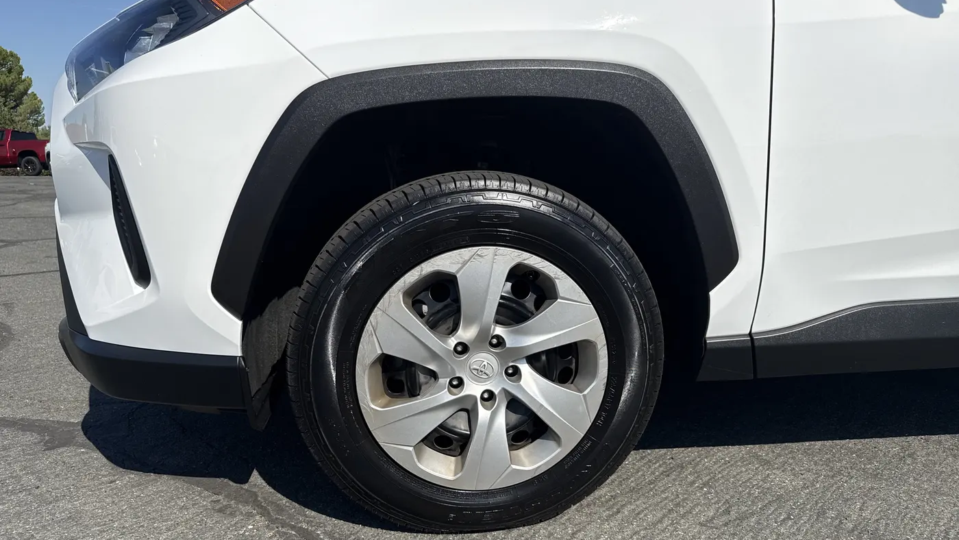 2020 Toyota RAV4 LE