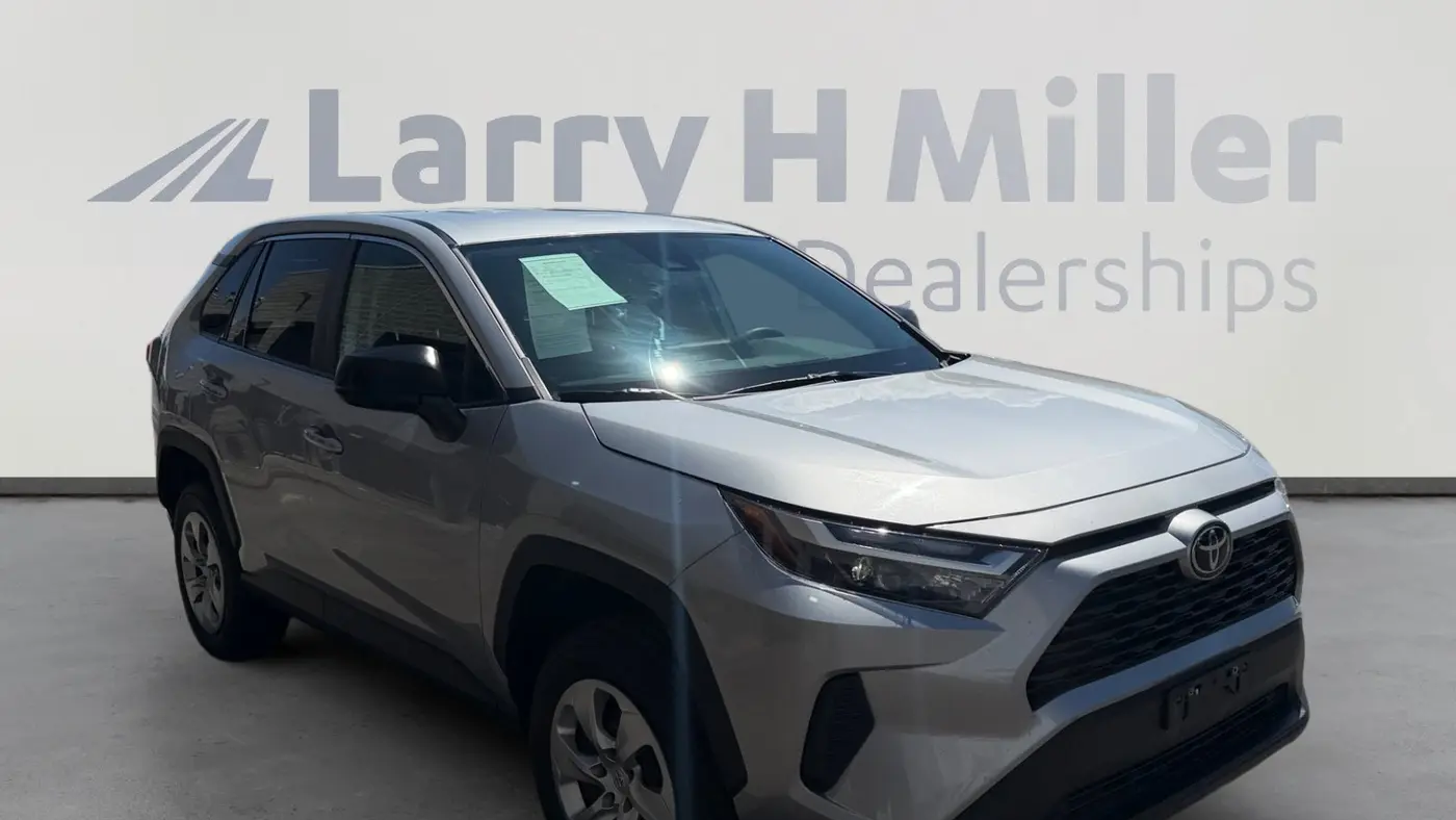 2023 Toyota RAV4 LE