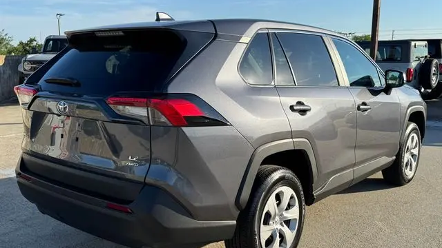 2025 Toyota RAV4 LE