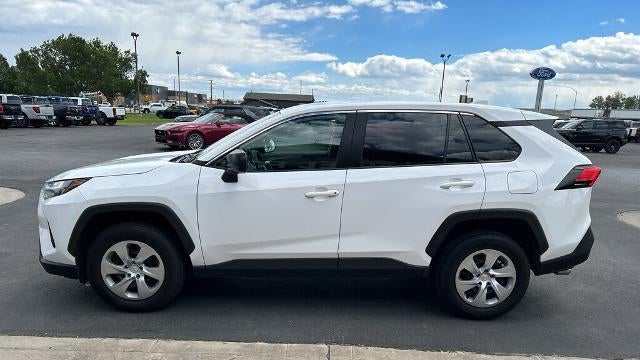 2023 Toyota RAV4 LE
