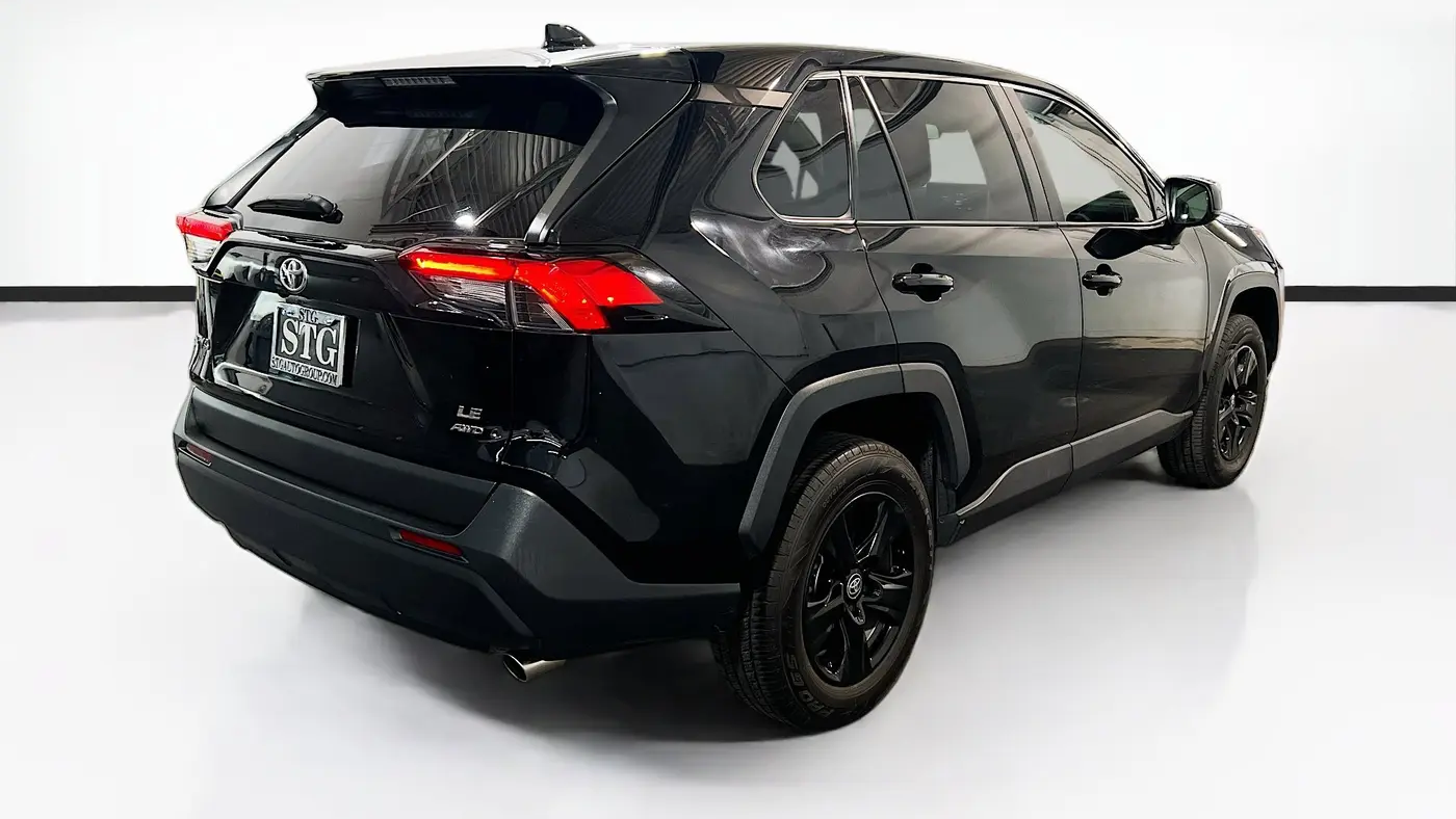 2023 Toyota RAV4 LE